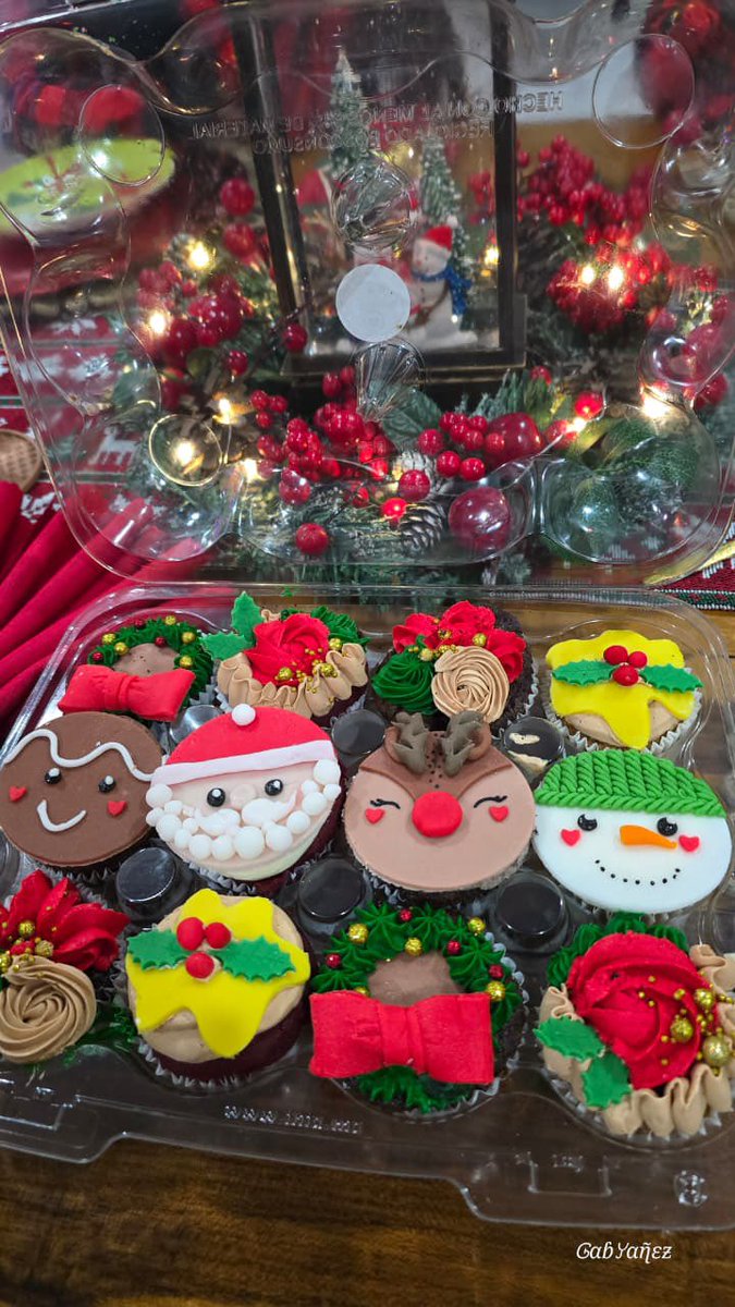 Strawbeidy's tweet photo. Dulce Navidad 🎄❄️ https://t.co/vVvYBCEbsL