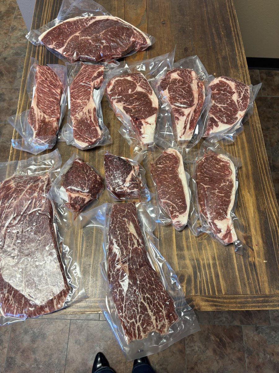 ElkinsCattleCo's tweet image. Coming mid January 2026………..
Our half blood grass fed #Waygu beef. Knock your socks off good. Gonna be a big hit amongst the #keto #carnivore world for sure!
Unlike most folks that meet the .001% Waygu blood that is required to be marketed as “#Waygu beef”, each of our steers