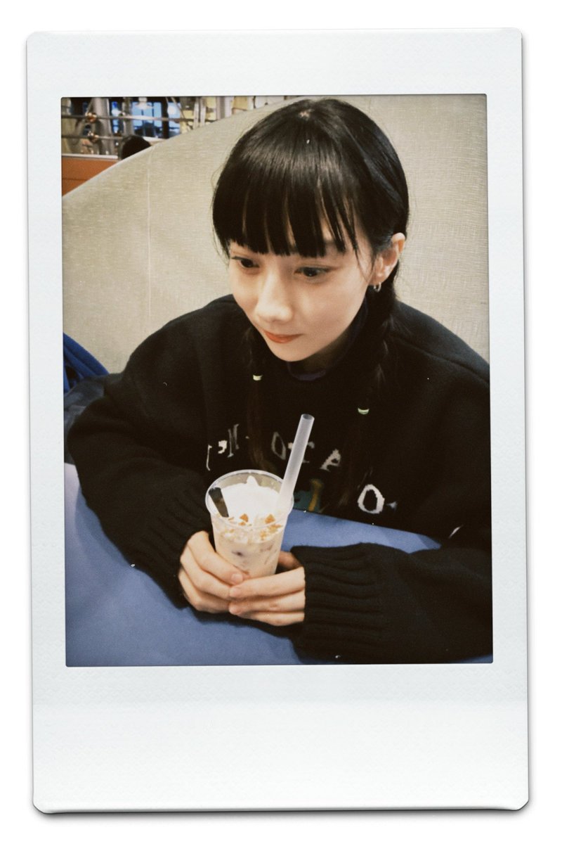 mihoimamura0729's tweet photo. 2025年

応援してくれた貴方の言葉や眼差し、忘れません、たくさんたくさん勇気をもらいました、たくさんたくさん、ありがとうございました。あいしてる

2026年、マイペースに自分の生活や心を守りながら、芸術に情熱と自由を注いで、
わたしだけのロックをたいせつに❤️‍🔥

ノイズ、蹴破ってこーぜ！ https://t.co/wPuQ7nxb15