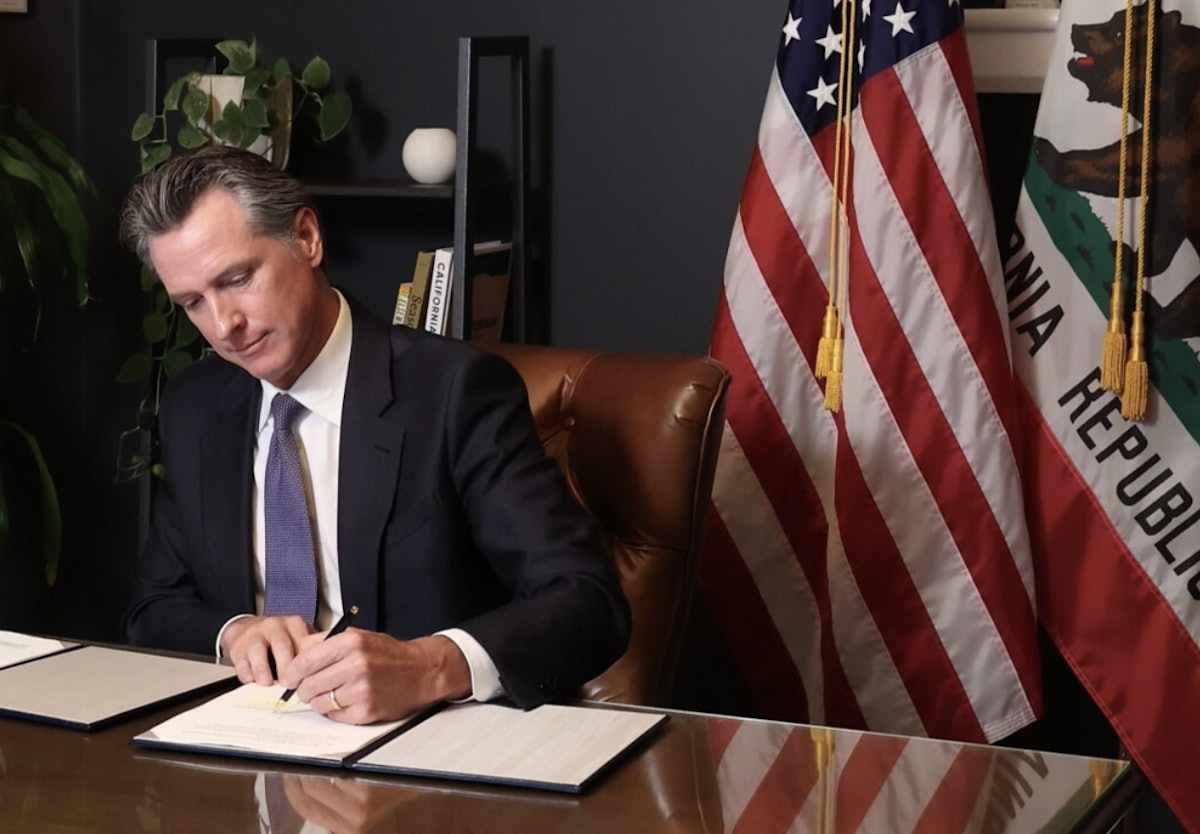 doft_com's tweet image. California delays canceling 17,000 non-domiciled CDLs for 60 days dlvr.it/TQ4mWW