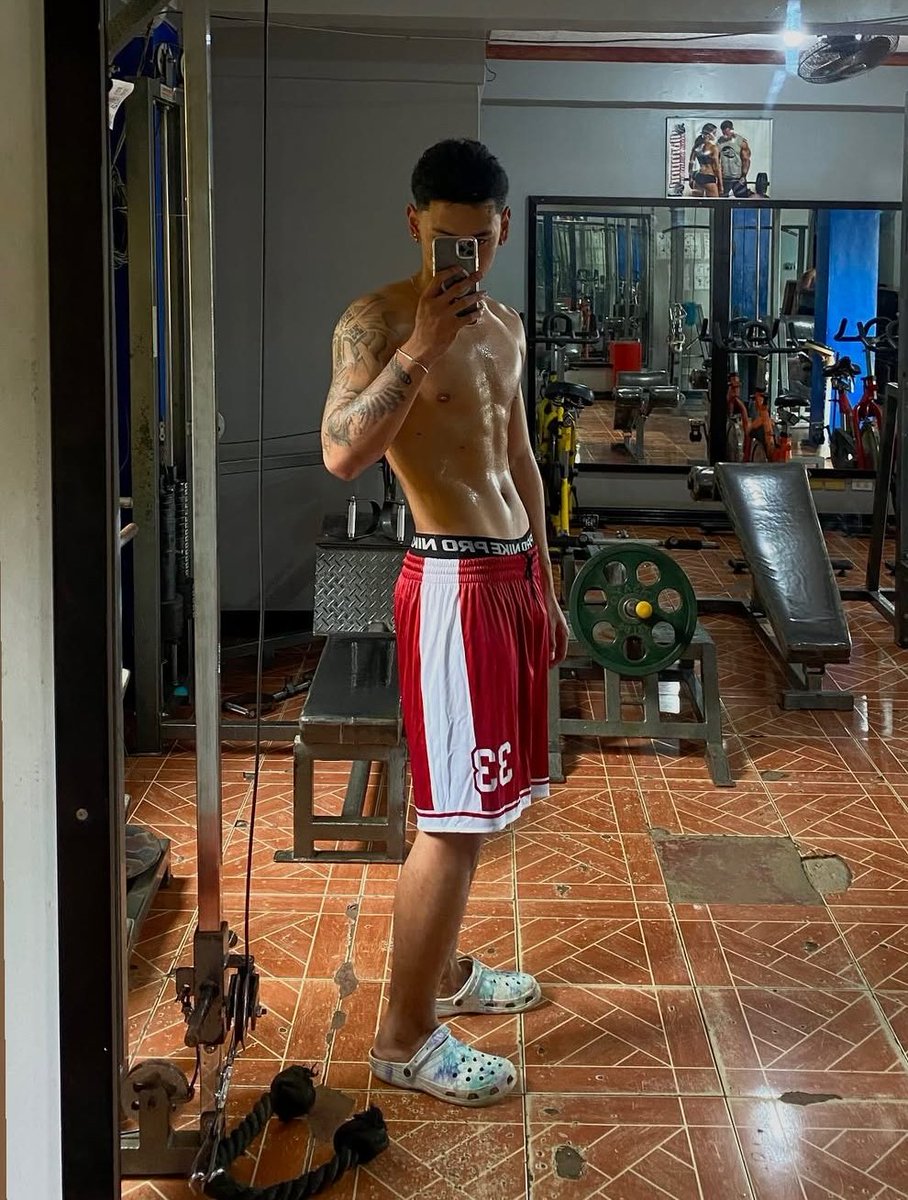 KweenFalcon's tweet image. Isang MATUSOK na umaga mga mhies at CJ 🥵🔥

💛❤️ shorts = 🥴🤤😋