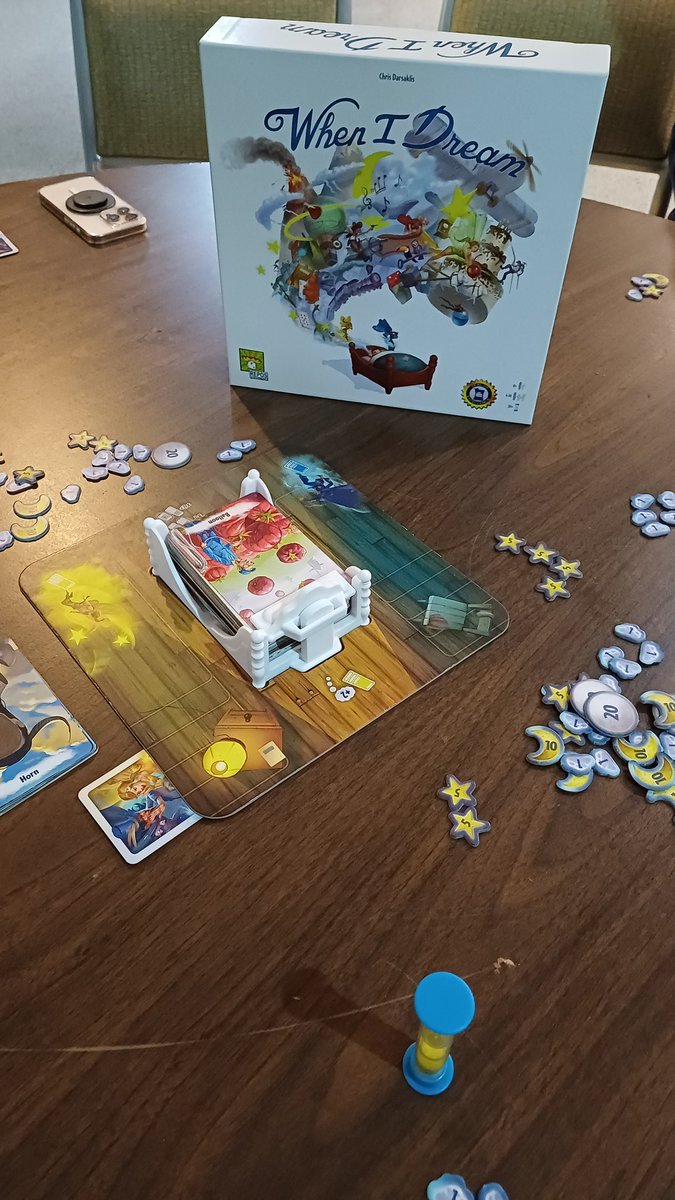 HR 8&amp;9: Pulled out a game which is a staple whenever we have a large number of players!

Donate here: extra-life.org/participant/ta…