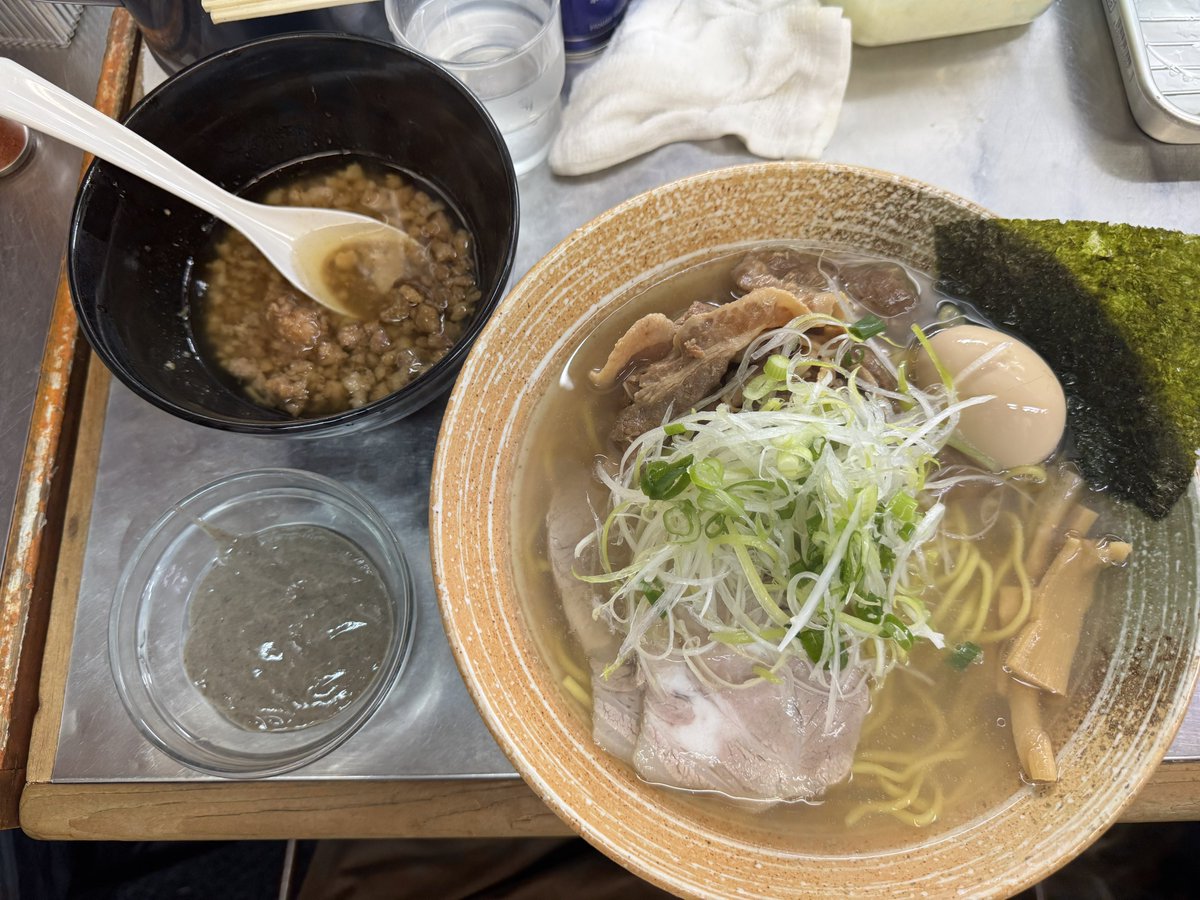 quaaaaai's tweet photo. 今年最後はもちろん覆麺智
十三湖しじみ出汁悪い奴つけそば

今まさに嬉しいしじみ出汁！
めっちゃ美味い！！！！！
来年もよろしくお願いします！ https://t.co/s36vAzSa16