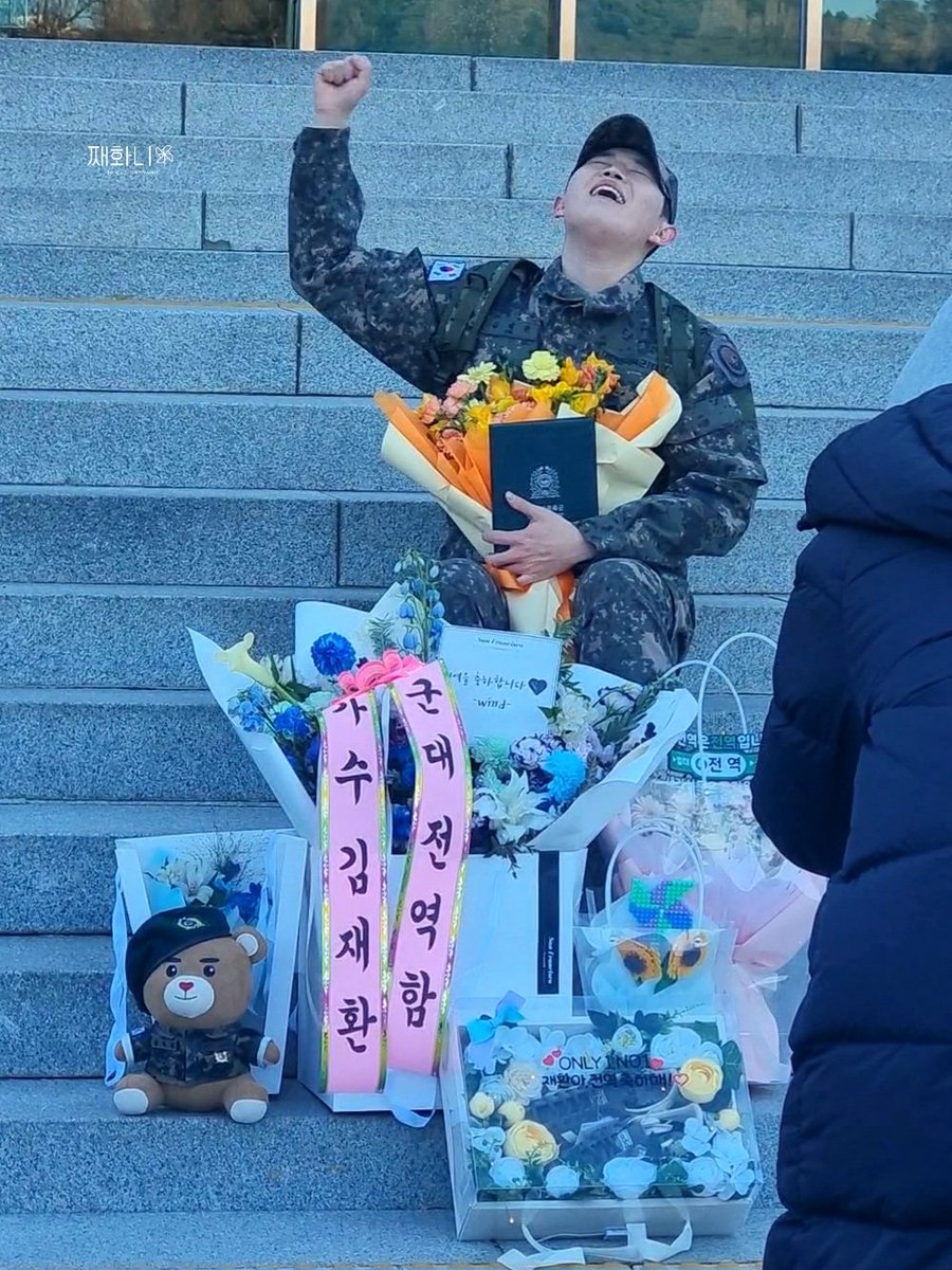 251231 

드디어 우리 째니 전역ㅜㅜ❤️❤️

#김재환 #KIMJAEHWAN