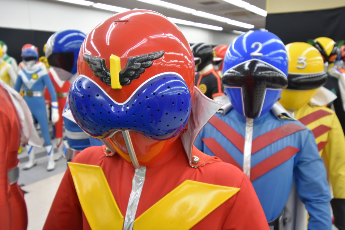 hogono's tweet image. スーパー戦隊展、見てきた！
圧巻の50年分の戦隊がずらり。
その出口で待ち構えていたのは…
#非公認 #アキバレンジャー