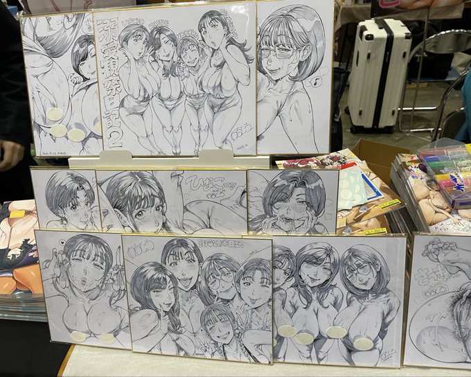 色紙(¥10000)はクジ抽選となりました🙇‍♂️
色紙を購入したい方には番号札をお渡しします。
13:00にX(Twitter)とサークルスペースにて当選番号を発表致します。
番号が当たった方はスペースにお越し下さいませ🙇‍♂️ 