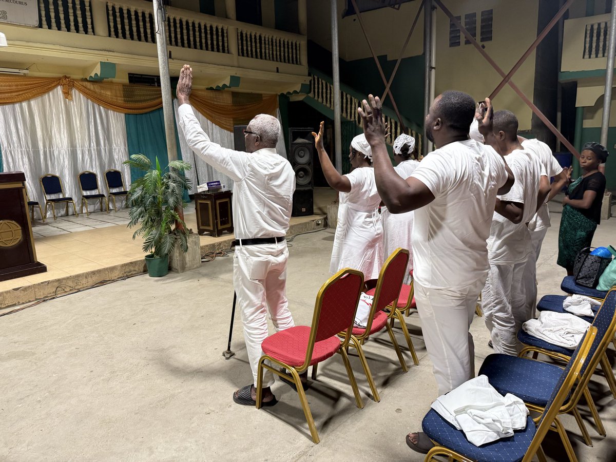 hosean's tweet photo. Baptisms of new believers tonight in Cap Haitien #Haiti Bon Dieu toujours Bon. https://t.co/BJnig9Q8t6