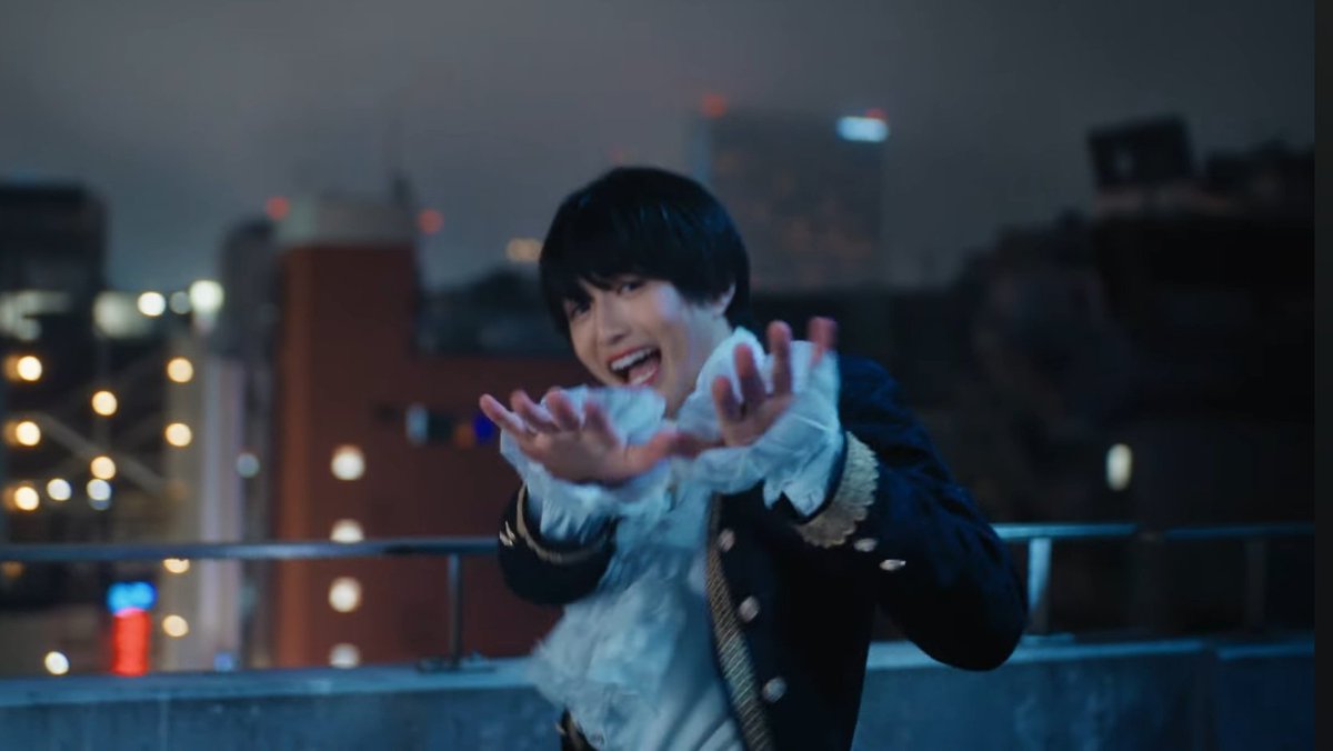 王子、屋上好きですよね？ 楽しそうですけど不法侵入ですよ #前田大翔