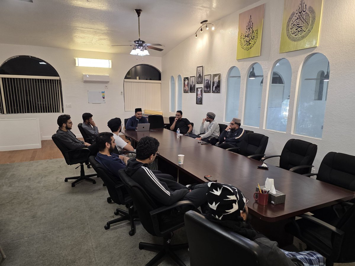 In recent Salat and Brotherhood sessions at our mosque, our Khuddam discussed practical steps to strengthen our connection with God and committed to implementing small good deeds as we start the new year.

#Brotherhood
#MKAMiami