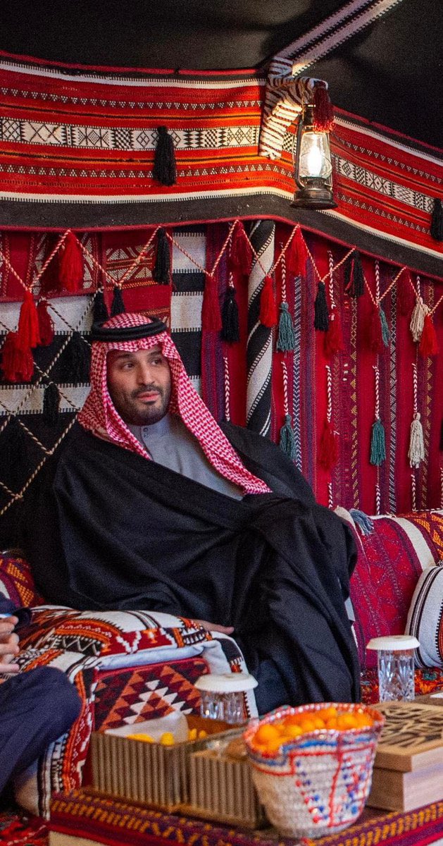 asub_22's tweet photo. في مجلسٍ من حط كوعه بمركاه
ما يشتكي من ضيم سود الليالي 
 ❤️🇸🇦

 #اليمن_ينتصر
 #السعوديه_الامارات https://t.co/cj7u1igXek