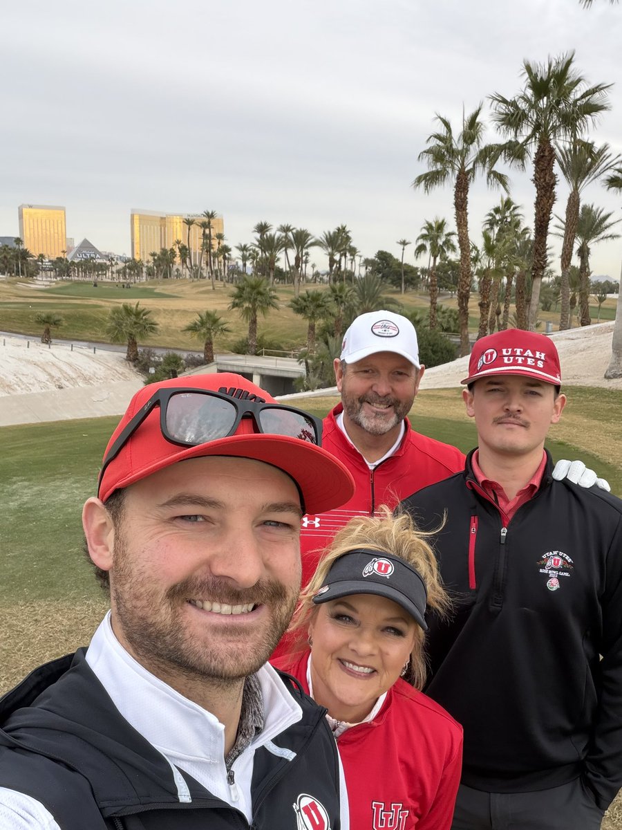 utahutesgirl's tweet photo. A little pre-Vegas Bowl golf at BaliHai Golf Course with the Parson Family! #GoUtes #FamilyOnThree @Utah_Football @LasVegasBowl https://t.co/OcIglyBURx