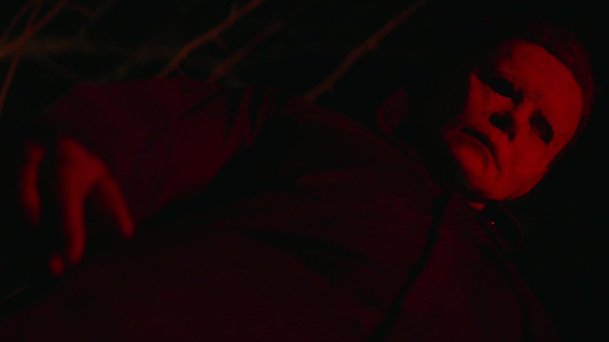 HVRRORCUNT's tweet photo. big fan of villains in red lighting https://t.co/I7MopTjmzd