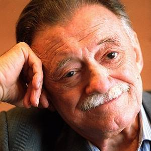 FilosofiaStoica's tweet photo. "Cuando creíamos que teníamos todas las respuestas, de pronto, cambiaron todas las preguntas".

- Mario Benedetti https://t.co/wGPeRgLUek