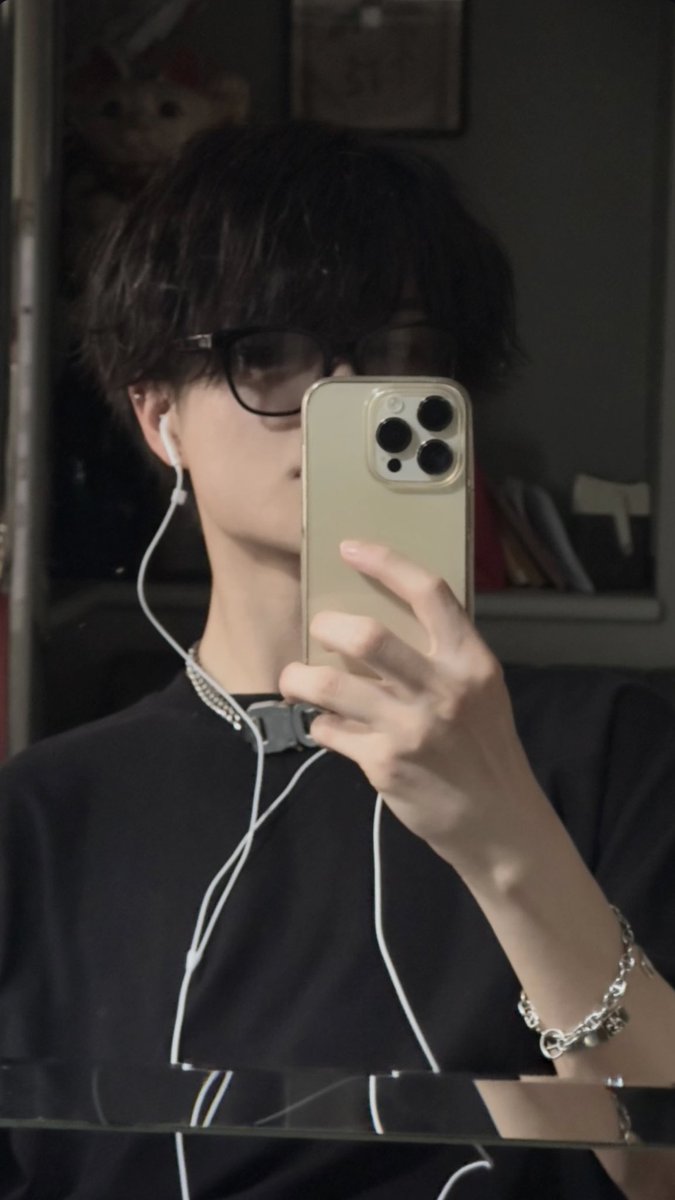 そ✝︎ tweet media