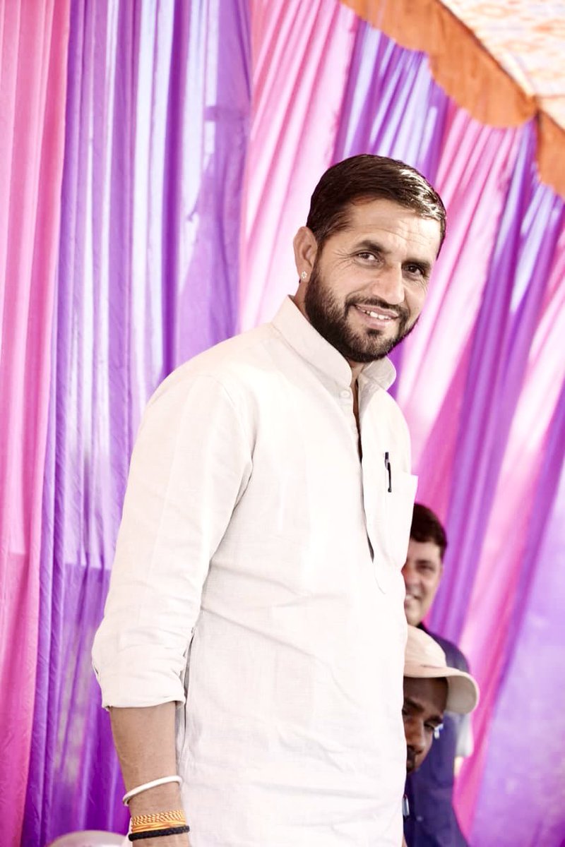 🚩हर चीज़ की क़ीमत नहीं होती मेरे भाई, वो कहते हैं ना……..
      ………………जो मुश्किल में साथ खड़ा वही सबसे बड़ा।🚩

#अलविदा_2025
🙏राम राम सा🙏