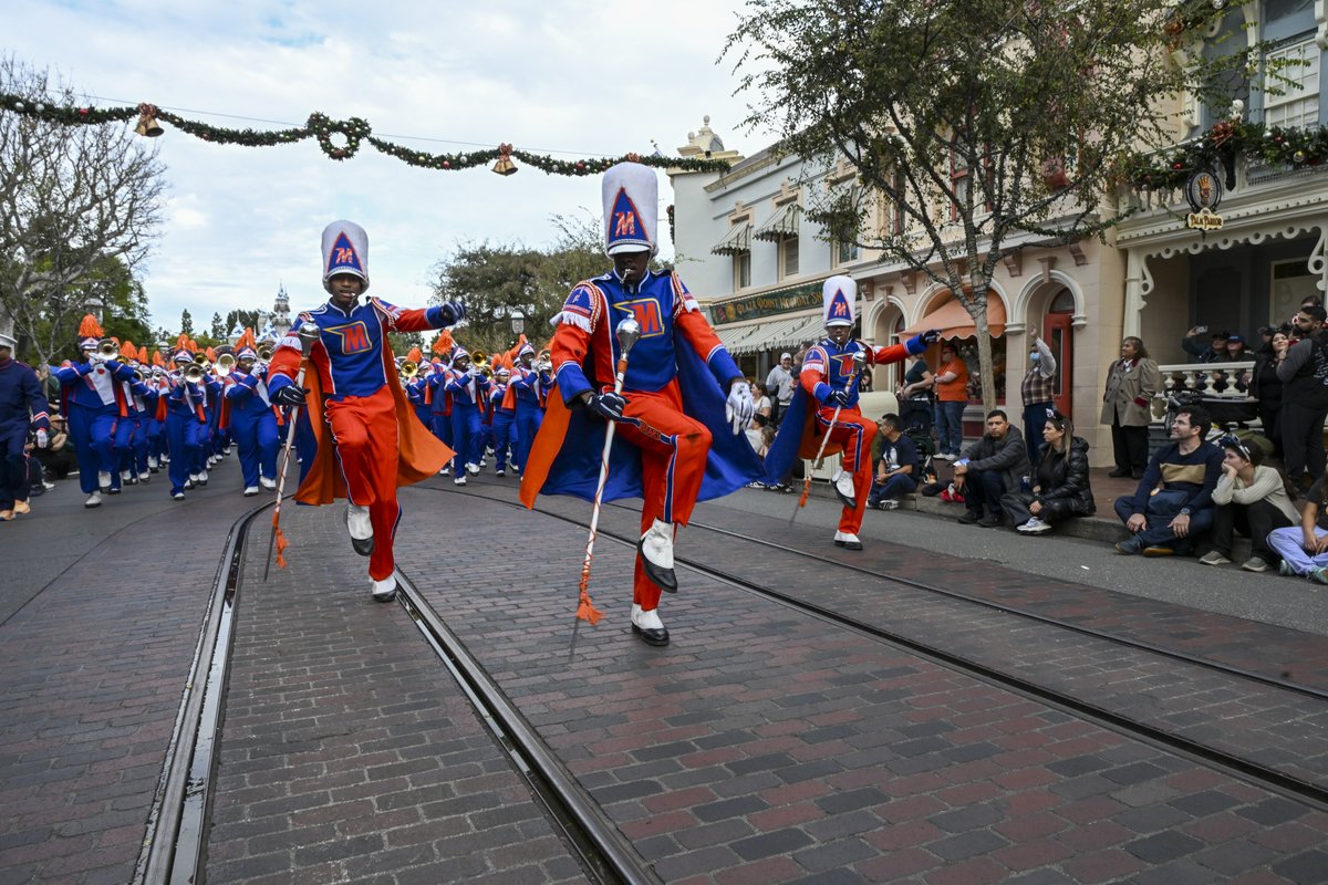 MorganStateU's tweet image. The day the Machine marched through Disneyland ✨

The Magnificent Marching Machine captivated audiences with a stunning performance at Disneyland in Anaheim, showcasing excellence on one of the world’s most iconic stages. 📷

#MorganState #M3 #TheMorganWay