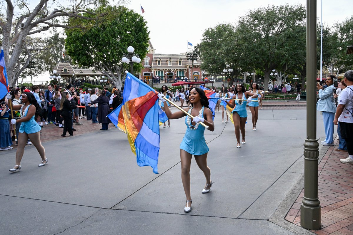 MorganStateU's tweet image. The day the Machine marched through Disneyland ✨

The Magnificent Marching Machine captivated audiences with a stunning performance at Disneyland in Anaheim, showcasing excellence on one of the world’s most iconic stages. 📷

#MorganState #M3 #TheMorganWay