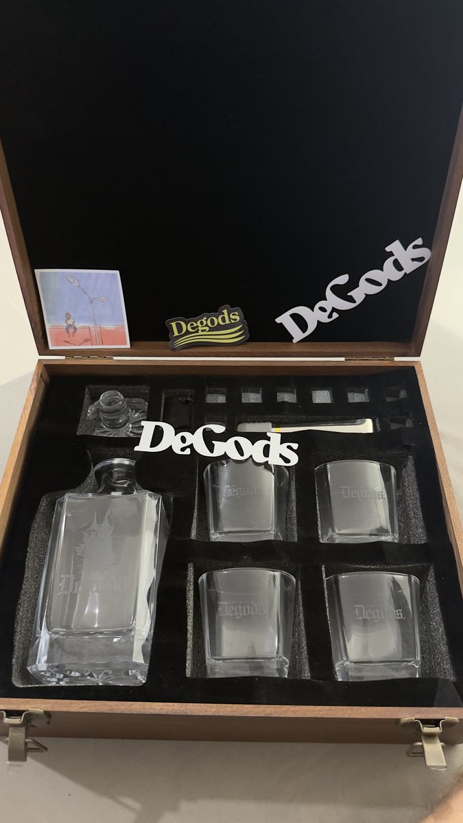 NFTAnes's tweet photo. My last gift for 2025 from the @DeGodsNFT family. 🖤

Not just glass.
Not just a box.
Culture. History. Conviction.
Looking forward to the next few years and seeing
what the DeGods will rock next.
#DeGods #NFTCulture #OGsOnly #StillHere https://t.co/k6sju2PMQZ