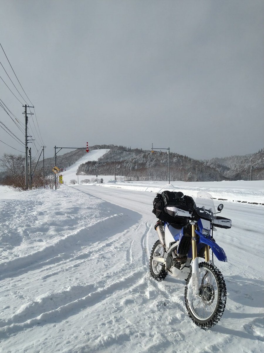 hiro_3xv2's tweet photo. 未除雪のつらい区間を抜け
晴れてきて一安心 https://t.co/WRP2gTTRlu