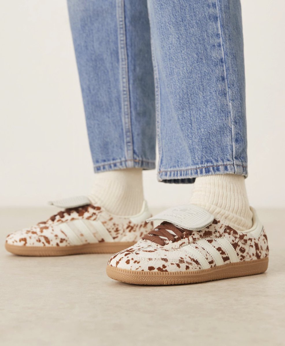 SOLELINKS's tweet photo. Ad: Women’s adidas Samba LT ‘Cow Print’ on sale for $72.80 + FREE shipping, use code APPLEPAY => https://t.co/DGlmPZwPCD https://t.co/D0FMBOf56M