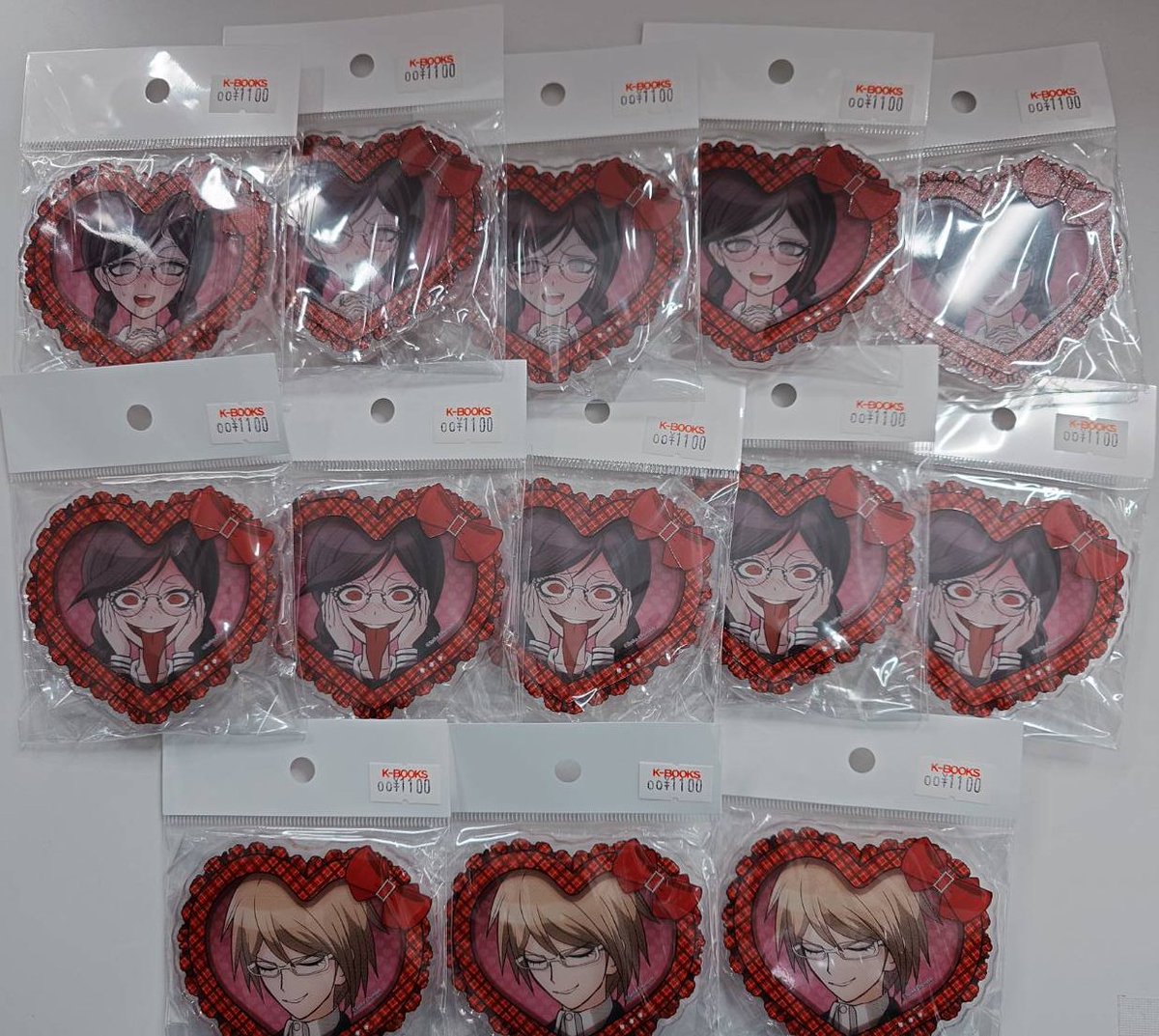 入荷情報】 ダンガンロンパ ハート型アクリルバッジ 十神白夜 腐川冬子