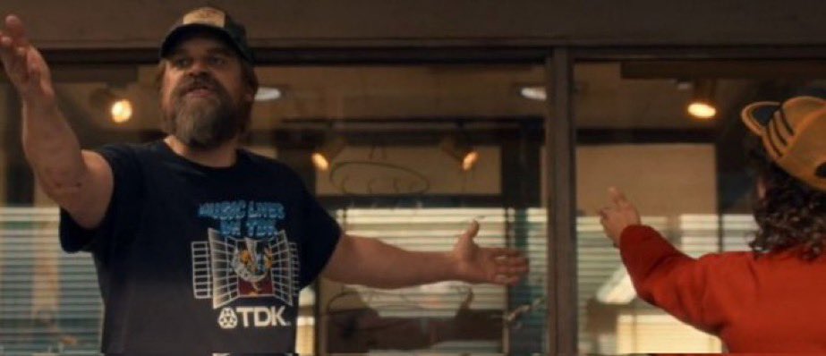 호포더스틴 개쳐웃긴 조합….. 서로 싫어하는데 좀 닮음 이를테면 성깔머리라던지