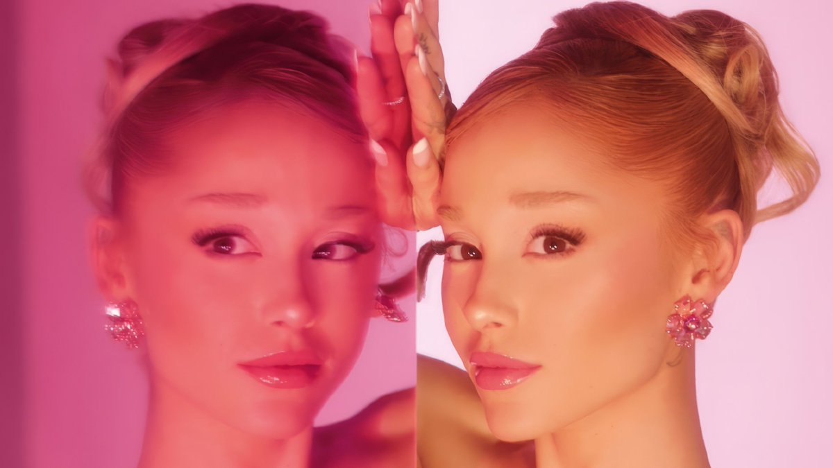 Ariana World HQ ☀️ tweet media