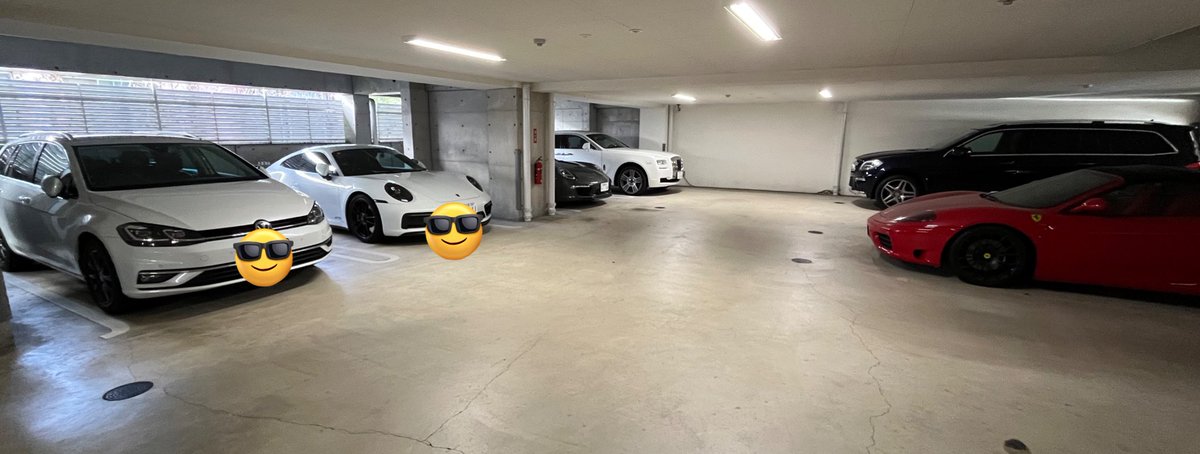 HAM_AZ's tweet image. 新居の駐車場のカーラインナップがエグい
ゴルフちゃん可愛そう