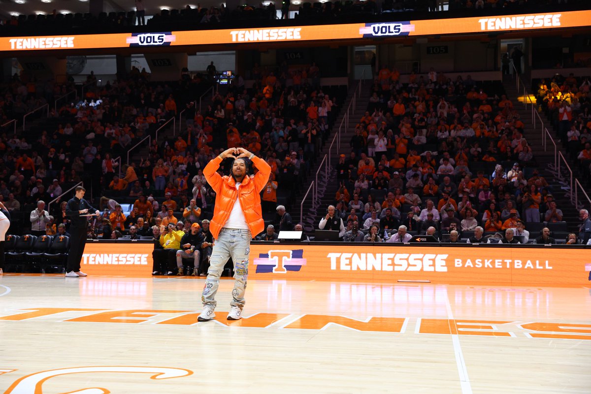 Vol_Hoops's tweet image. look who's back in town 👀