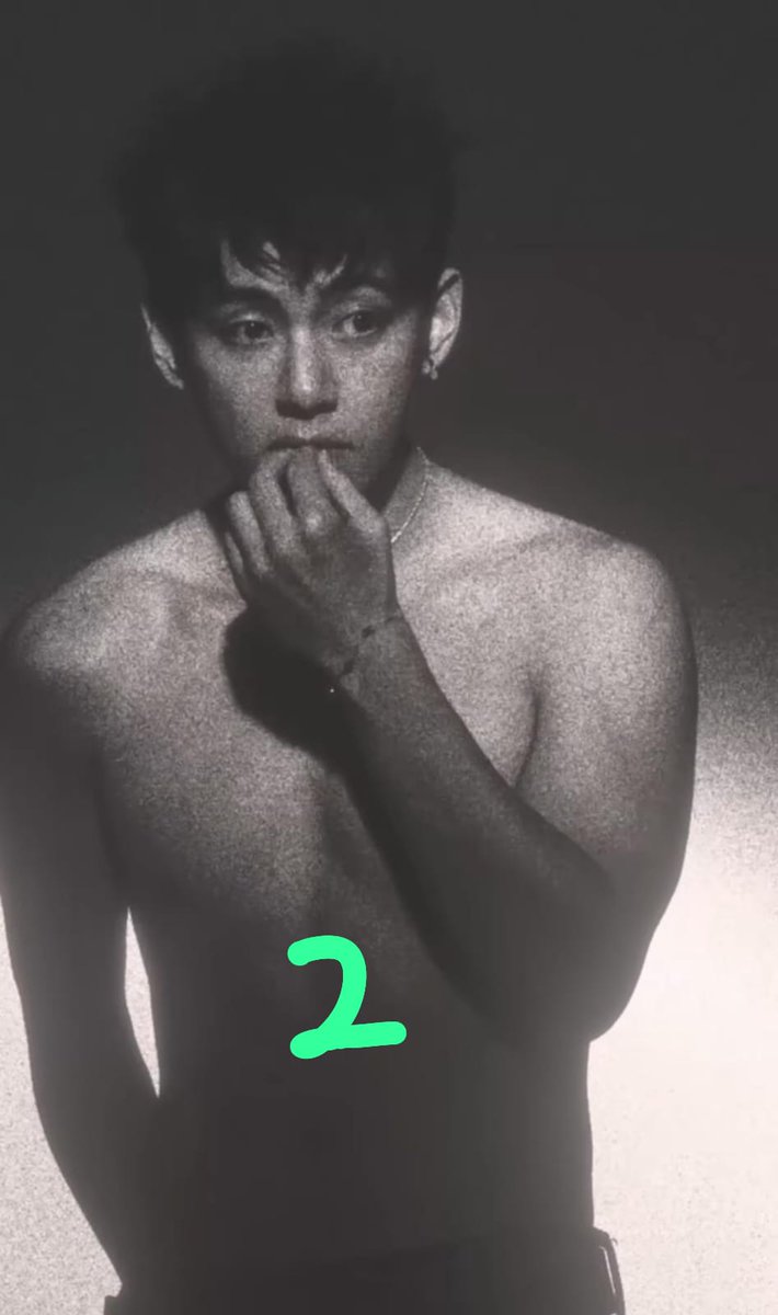 TaeStreamCol's tweet image. 3 reasons to buy Taehyung’s photobook:
1️⃣ The belly button
2️⃣ The pecs
3️⃣ The abs
#TYPE_非