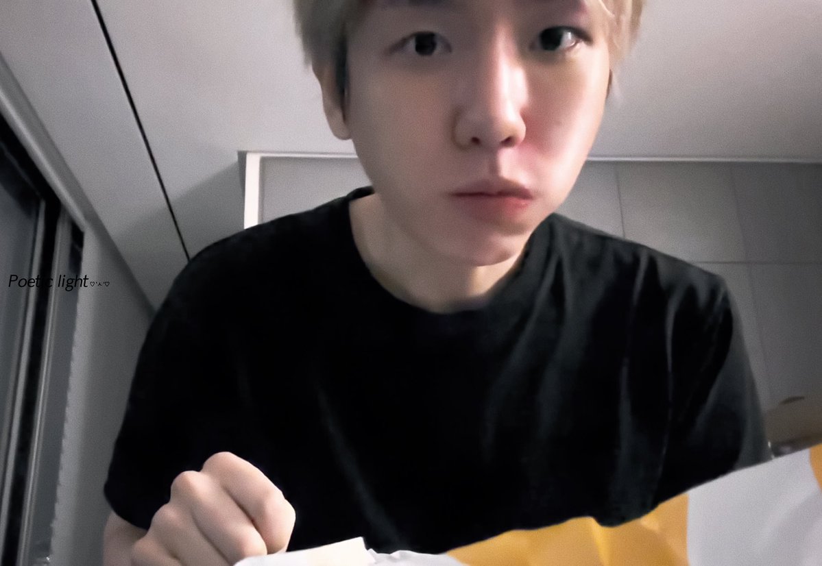 큥 (@poeticslight) on Twitter photo 