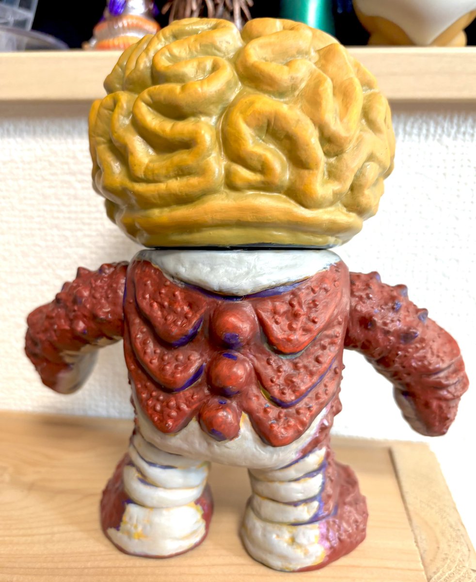 xu_gn3's tweet photo. ピコピコさんのノーデガス塗装しましたー🧠
やり直しもありましたが頭も体も造形細かくてどこをどう塗ろうかと考えながら楽しく塗れました🎨
ソフビなのに本物の着ぐるみみたいな造形ですごいです😆
#ノーデガス #NODEGAS
#PICOPICO
#oneuptoy https://t.co/ZWvpjLZwOm