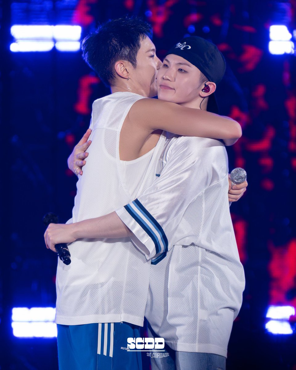 🍑🌌🍚🐯 tweet media