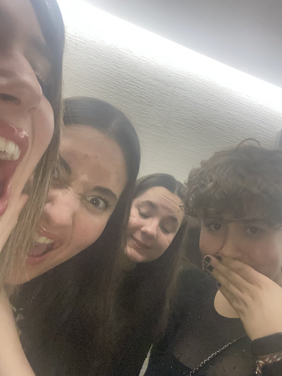 María🦋 tweet media
