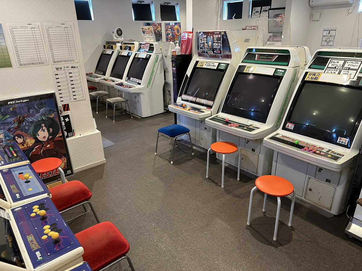 Reversal55's tweet image. ほーら、小さいけどみんながいう絶滅危惧種のビデオゲーム専門のゲームセンターだよー。

徳島ゲーセンリバースっていうんだけど。
土地買って建てた営業許可ありのマジモンゲーセンをよろしくねー。