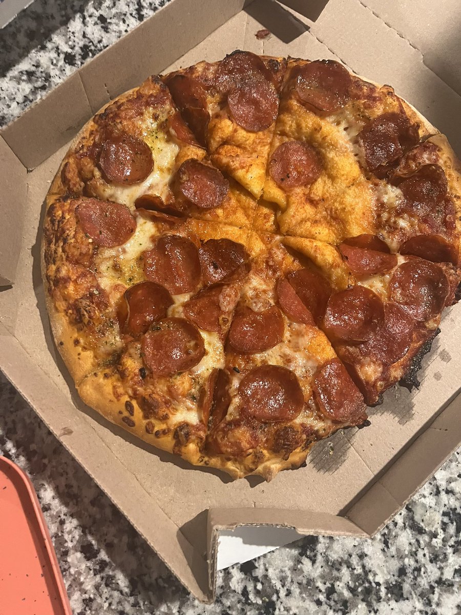 Raenese3's tweet photo. @dominos wtf is this??? https://t.co/huxuriWWrM