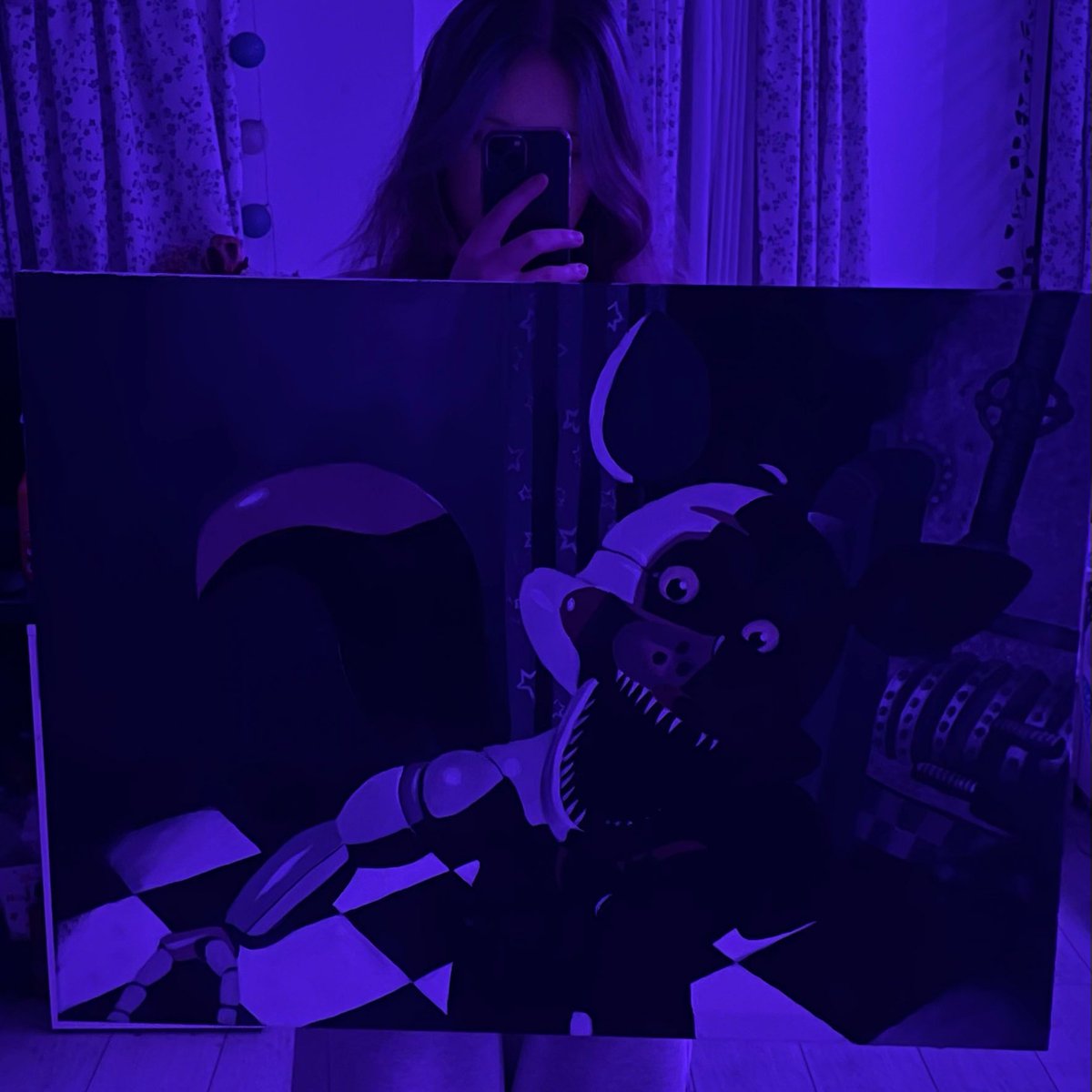 Vick_yyVivi's tweet photo. dzis skończyłam malować big ass obraz funtime foxyego hehehe nw co o tym myslec mysle ze jutro jak wstanę to dopiero zobaczę bo tak o to nje umiem ale obraz jest ogólnie duży bo 60x80 cm, nigdy nie wiedziałam co zrobić z tym płótnem i już wiem hehehe https://t.co/0pcMILtWHY