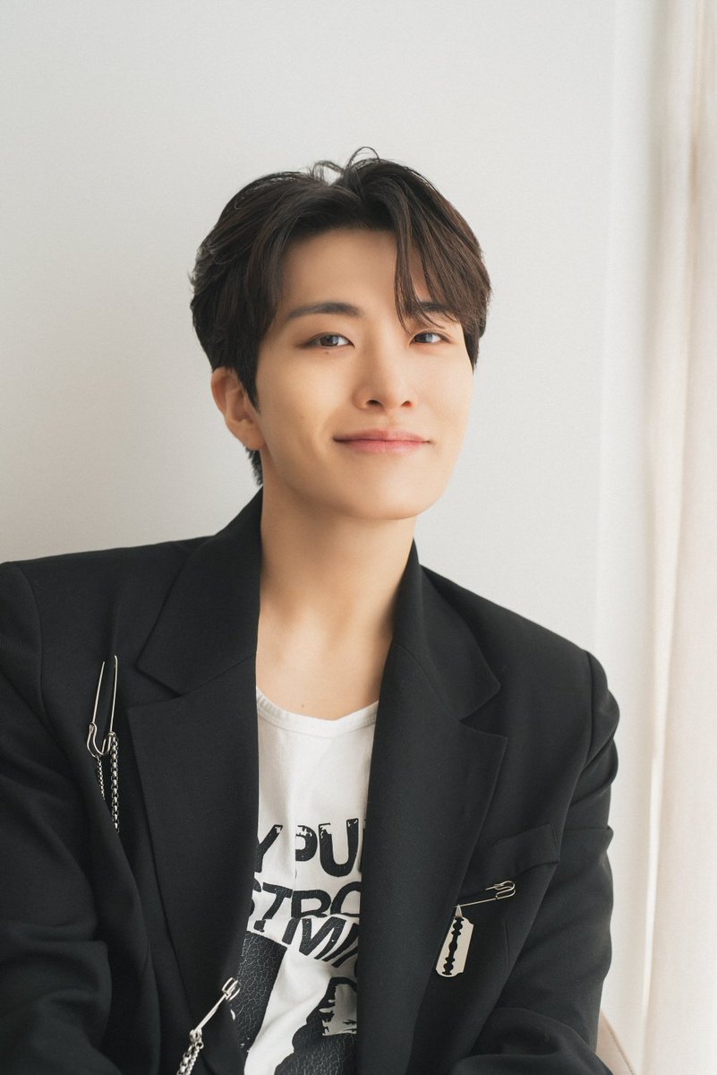 갓세븐 영재, 유기견 쉼터 3000만 원 기부 "반려견 코코 이름으로" 
#갓세븐 #GOT7 #영재 #YOUNGJAE #유기견쉼터 
#3000만원기부 #반려견코코 #후원 #iMBC연예 

갓세븐 영재가 최근 유기견 보호 쉼터인 '코리안독스 레인보우 쉼터'에 후원금 3천 만원을 전달했다. 

이번 기부는 올해 초 무지개다리를