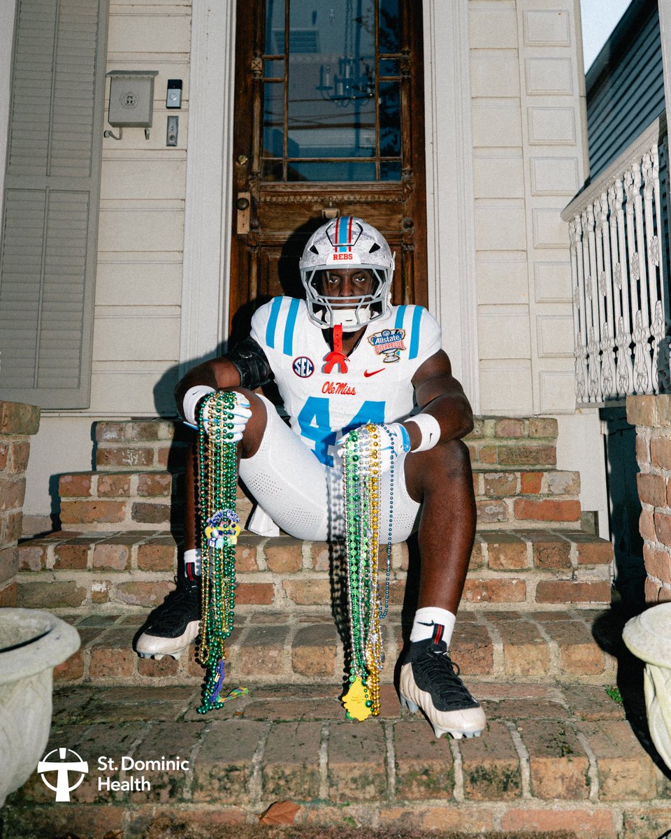OleMissFB's tweet photo. Brought the ice to Nola 🥶

#SugarBowl x #HottyToddy https://t.co/f3SjGhSEBk