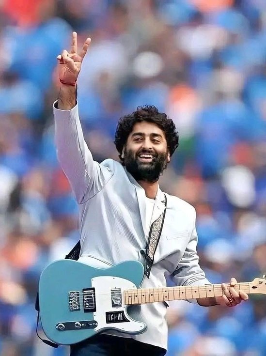 🎧 Most Spotify Followers:

1. 🇮🇳 Arijit Singh — 168.41M
2. 🇺🇸 Taylor Swift — 148.25M
3. 🇬🇧 Ed Sheeran — 123.79M
4. 🇺🇸 Billie Eilish — 120.83M
5. 🇨🇦 The Weeknd — 115.69M
6. 🇺🇸 Ariana Grande — 108.48M
7. 🇺🇸 Eminem — 105.92M
8. 🇵🇷 Bad Bunny — 105.05M
9. 🇨🇦 Drake — 104.98M
10. 🇨🇦