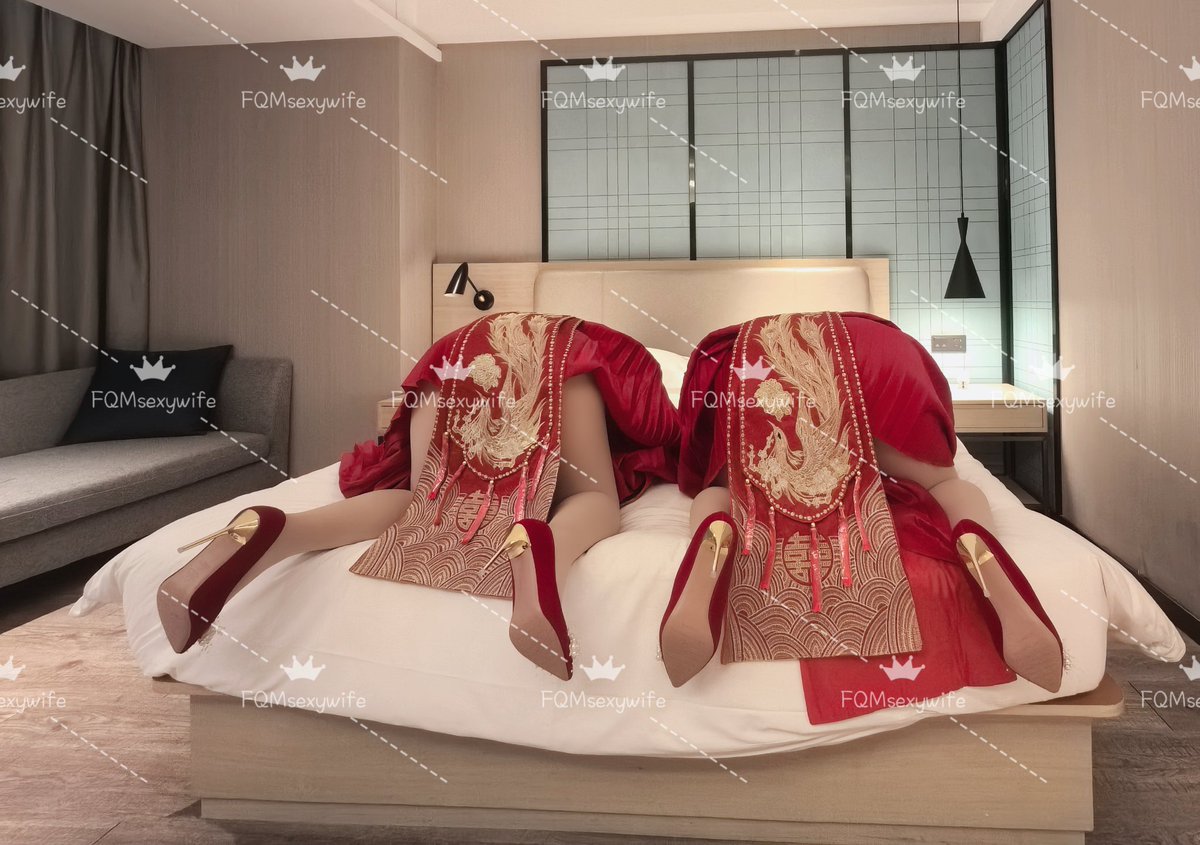 2025的尾巴，还在回味一年的精液与鞭痕。
迎2026，夫妻双贱继续跪伏，翘臀高举，愿主人们的鸡巴更粗更硬，把我们的骚屄与贱眼灌得更满
新年快乐，所有主人与姐妹们～来年玩得更狠、更浪！  #夫妻奴 #肉便器 #SM调教 #Hotwife #Cuckold #新年快乐 #HappyNewYear #2026