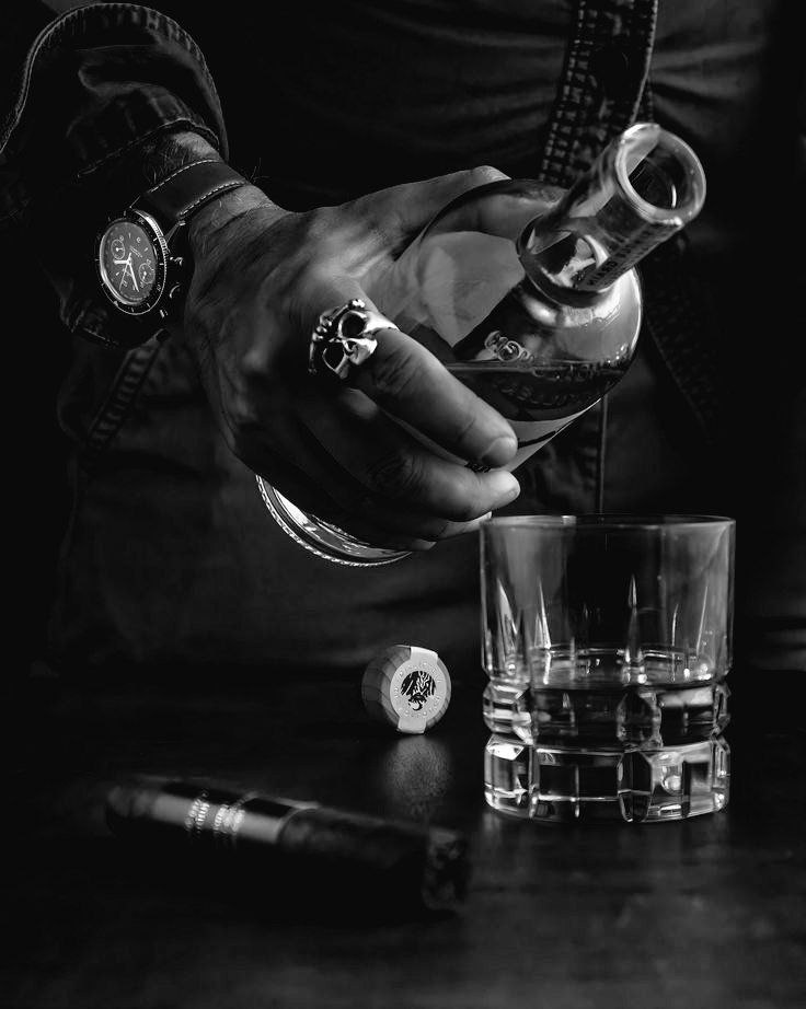jsalgado007's tweet photo. Que el 2026 venga con propósito, experiencias que transformen y regalos que uno mismo se debe dar. 🥂
Feliz Año Nuevo. Un tequila y gracias por estar aquí. https://t.co/V2F8NY9ilb