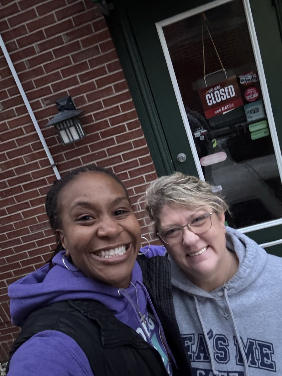 Catchin24's tweet image. It’s a wrap!!!! 🎬🎬🥹❤️

Thank you to everyone who came through for the grand finale of our @TeasMeIndy 22nd Street cafe!! We couldn’t have made it this far without each of you!!! 

We look forward to seeing you in 2026 at our #ButlerTarkington Park or @IUIndianapolis! ❤️ #Bless