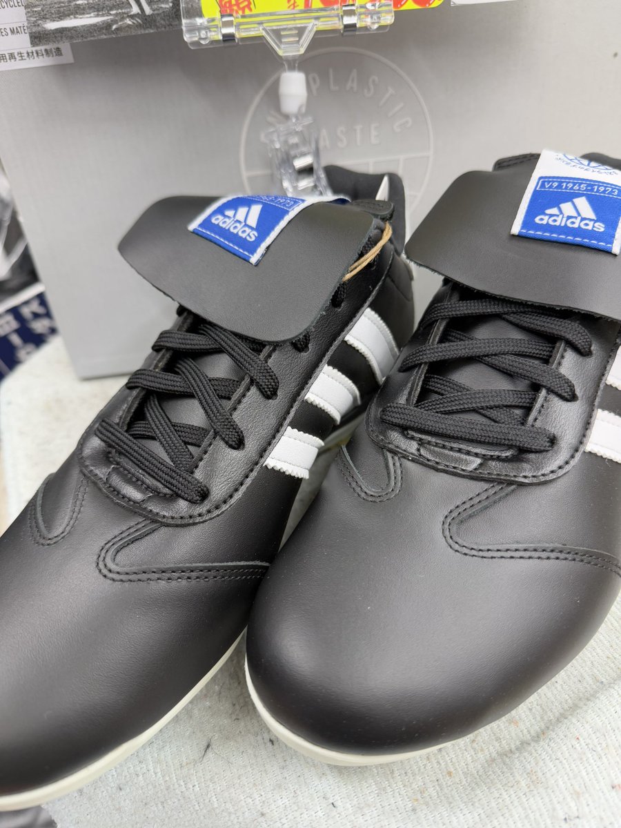 年末年始にビックリな商品入荷です‼️‼️ #アディダス Stabile V9 当時