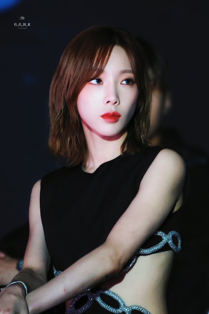 Gorjessg's tweet photo. short haired taeyeon please comeback to me https://t.co/soSEfFLbat