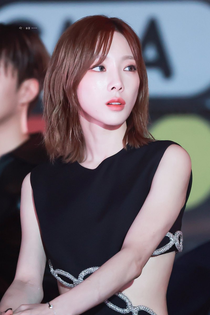 Gorjessg's tweet photo. short haired taeyeon please comeback to me https://t.co/soSEfFLbat