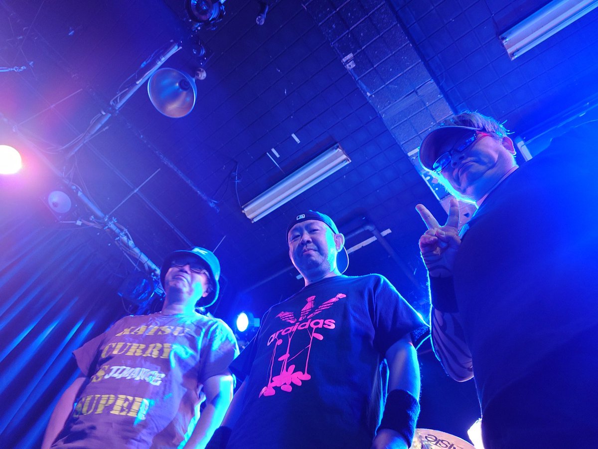 2026/1/31(土)
高円寺ClubRoots

「渦-UZU-」「THEE ASSAULT NEIGHBORHOOD DINNER」合同企画
『BACK and FORTH』

【出演】
⦿THEE ASSAULT NEIGHBORHOOD DINNER
⦿ADANARI
⦿Rightsaber
⦿自慢☆毛 20:15〜
(サポートベーシスト編成)
⦿渦-UZU-

ご予約お待ちしております！