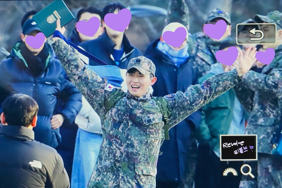 251231 축 전역

김재환, “저 오늘 전역했어요!!!”

#김재환 #KIMJAEHWAN