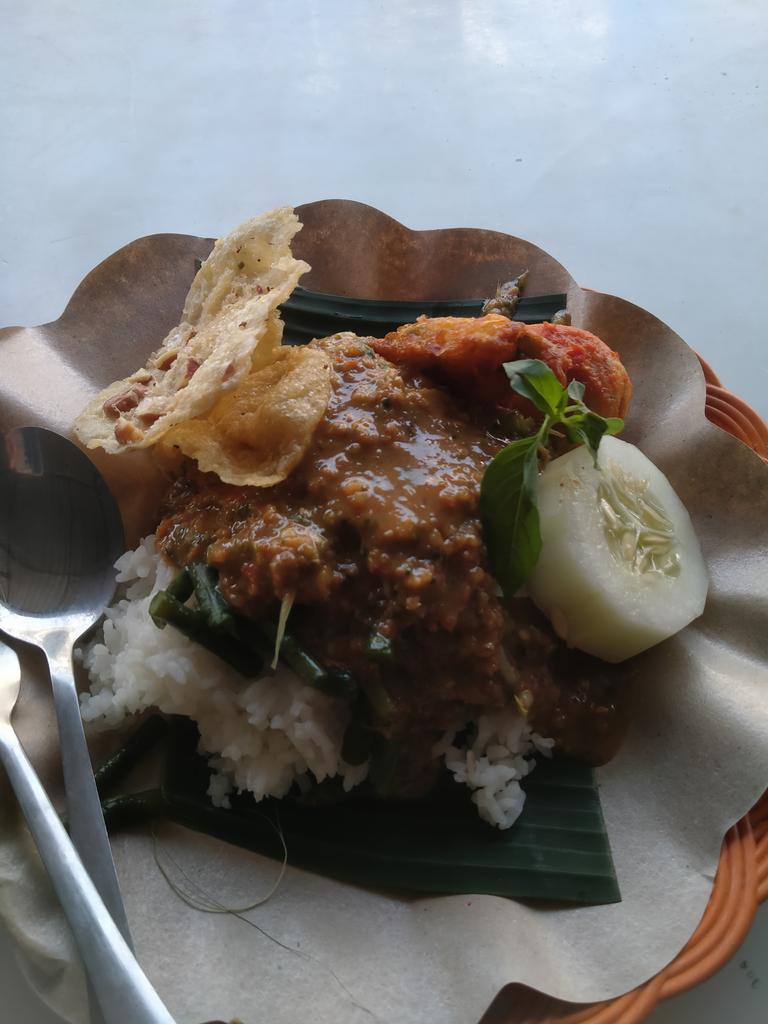 misspinkaa's tweet photo. Sarapan di akhir tahun 2025 https://t.co/A0amPUi8nP