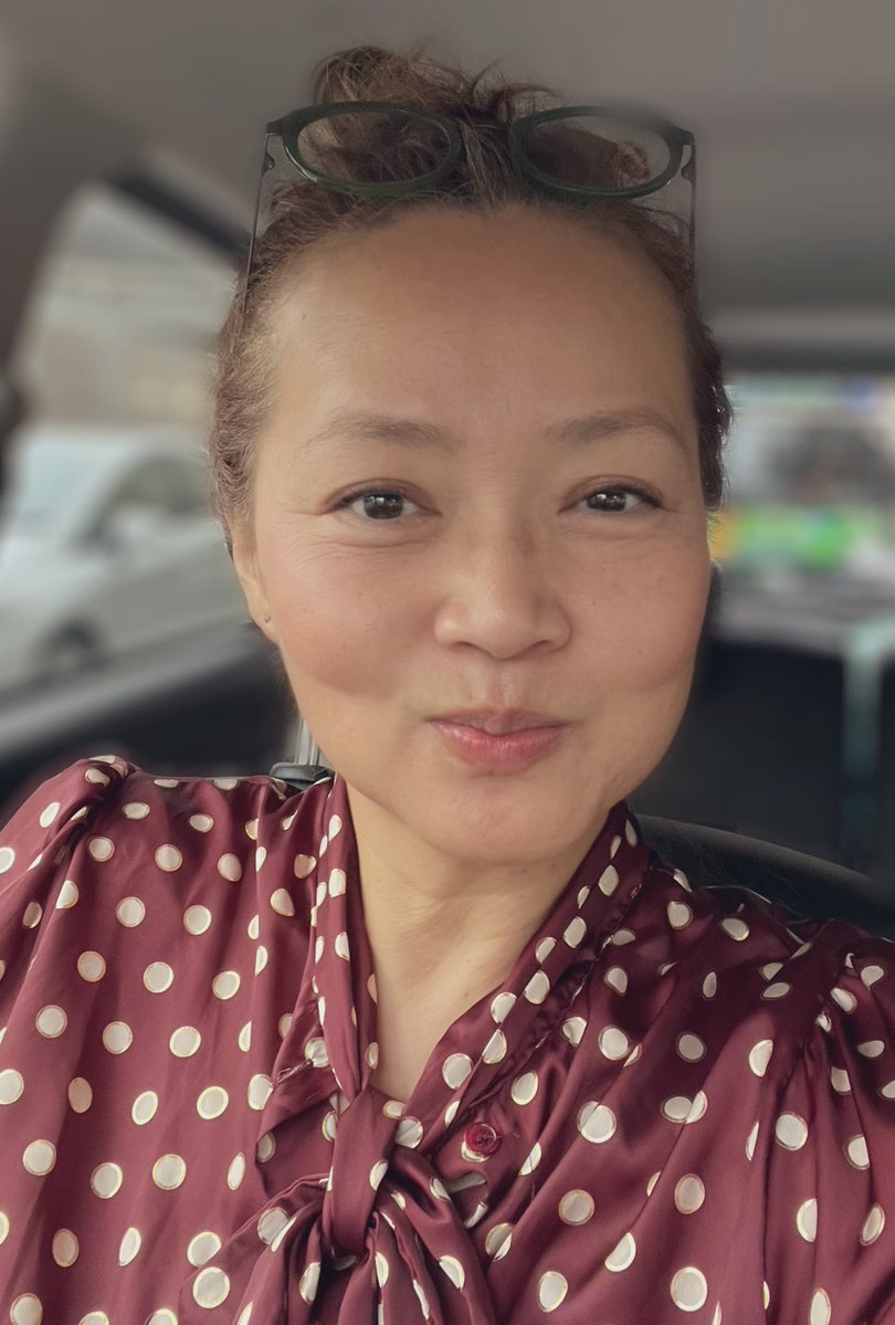 還暦を迎えた本厄巳年の本年皆様には大変お世話になり誠にありがとうございました。心より御礼申し上げます。引き続きご愛顧のほど宜しくお願い申し上げます。穏やかなゆく年くる年をお迎えくださいませ。どうぞお元気で。洞口依子